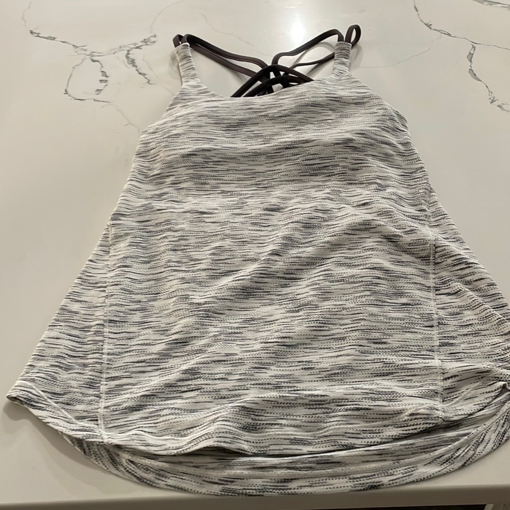 Lululemon top